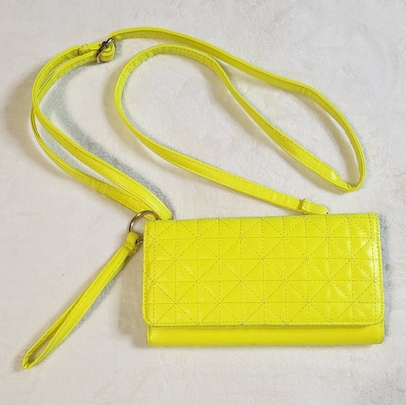 Source Unknown Handbags - Neon Yellow Quilted Wristlet Clutch, Shoulder And‎ Wrist Straps